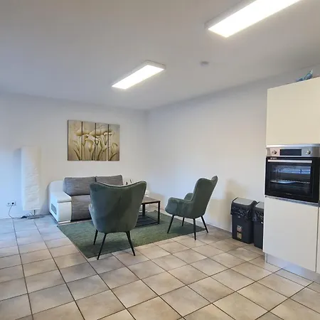 Gaestehaus Wohnung#3 Mit 2 Schlafzimmern Kueche Bad Апартаменты Юлих